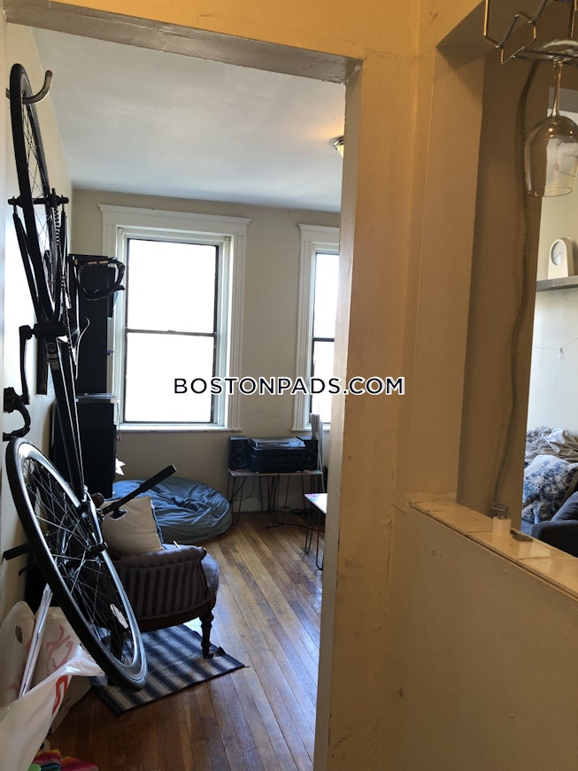 Boston - $3,500 /mo