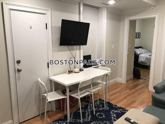 Boston - $5,800 /mo
