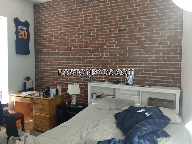 Boston - $7,625 /mo