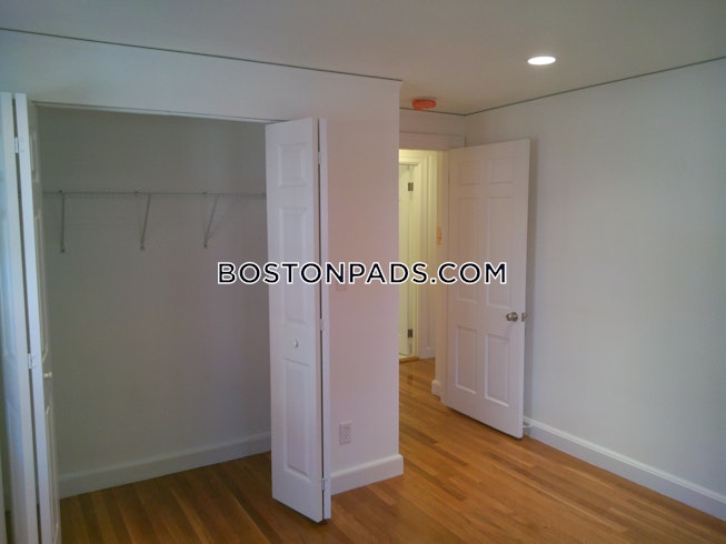 Boston - $2,500 /mo