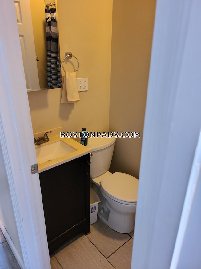 Boston - $4,950 /mo