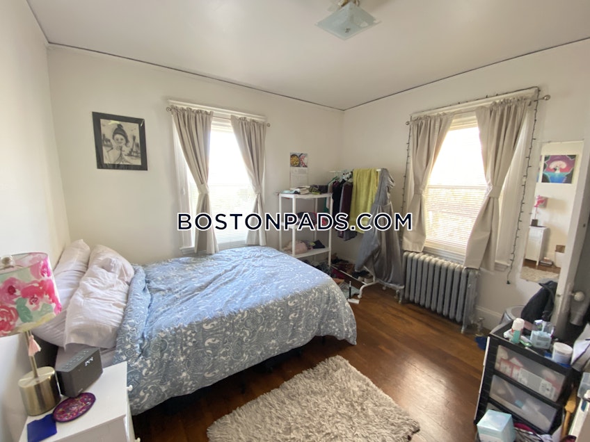 Boston - $2,300 /month