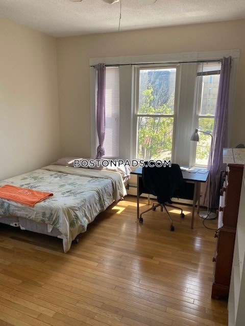 Cambridge - $3,800