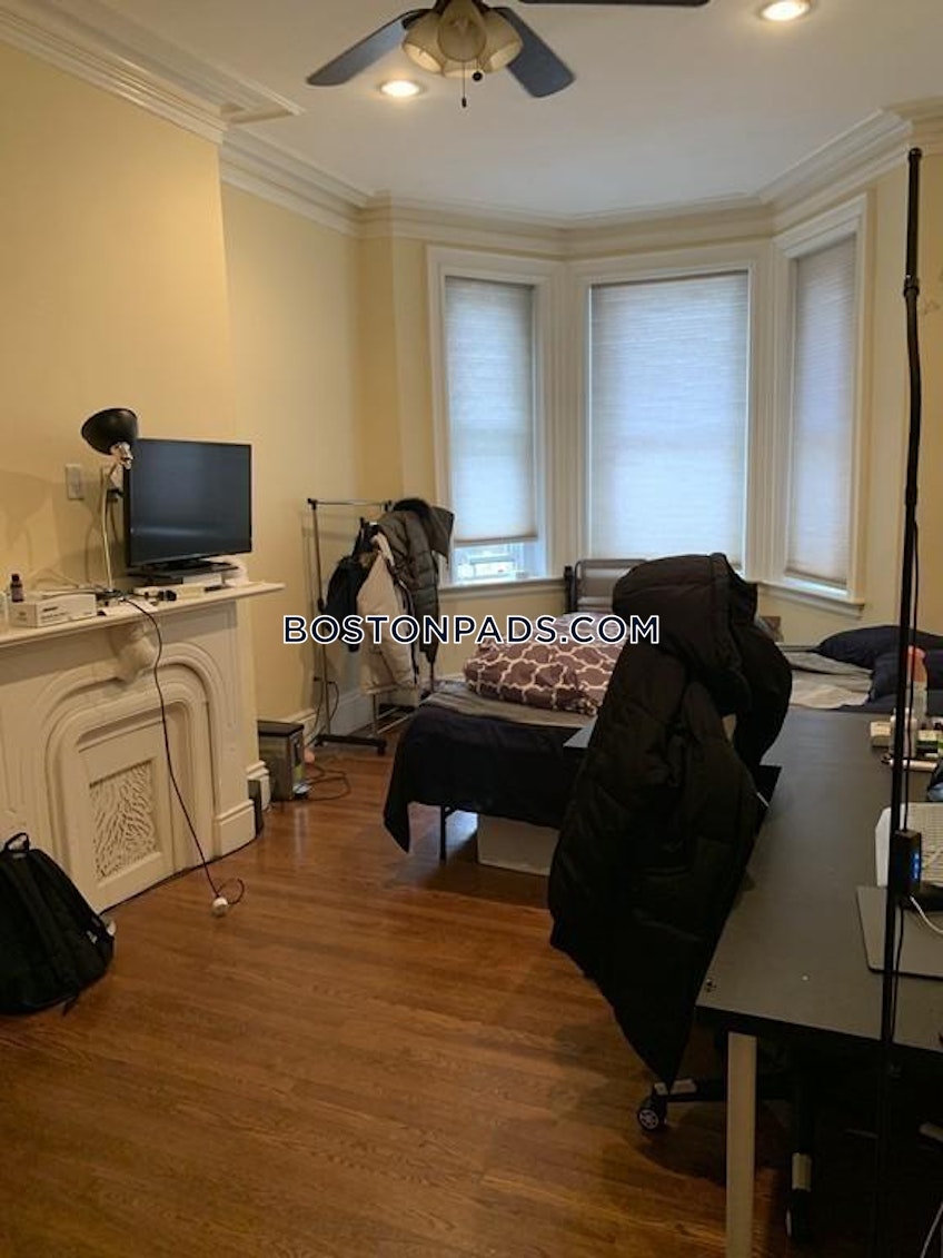 Boston - $6,800 /month