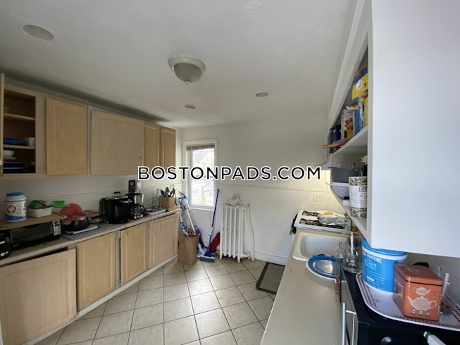 Boston - $4,700 /mo