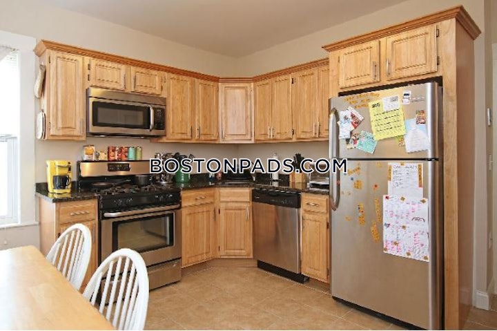 dorchester-3-beds-2-baths-boston-3100-4496176 