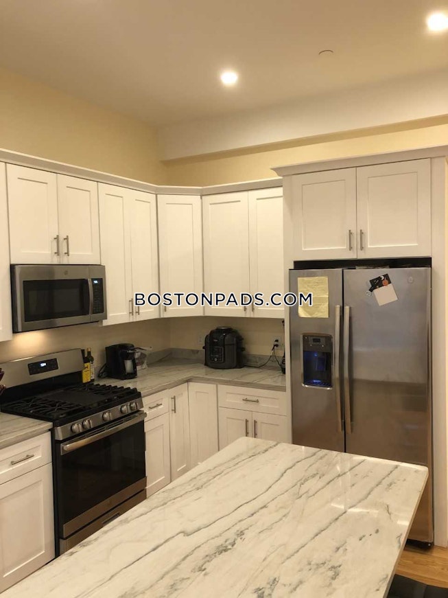 Boston - $4,200 /mo