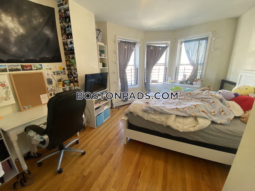 Boston - $2,400 /month