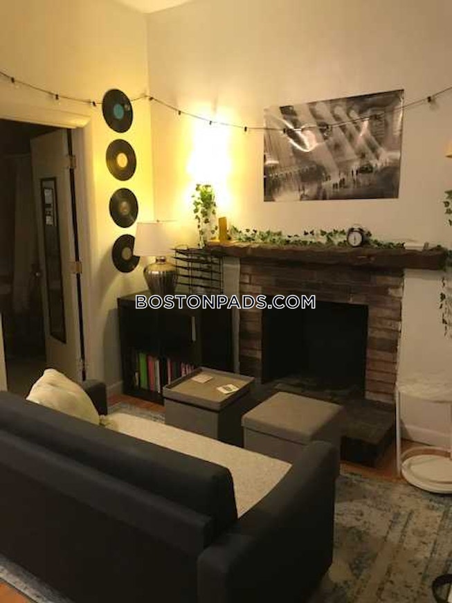 Boston - $1,600 /mo