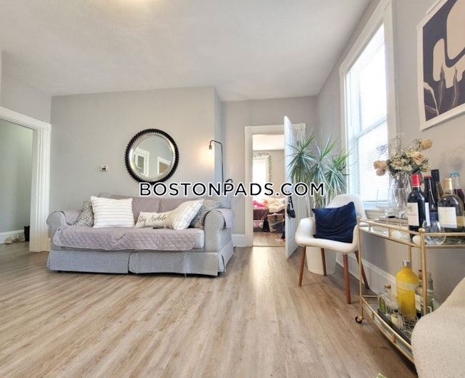 Boston - $5,410 /mo