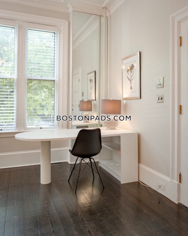 Boston - $3,200 /mo