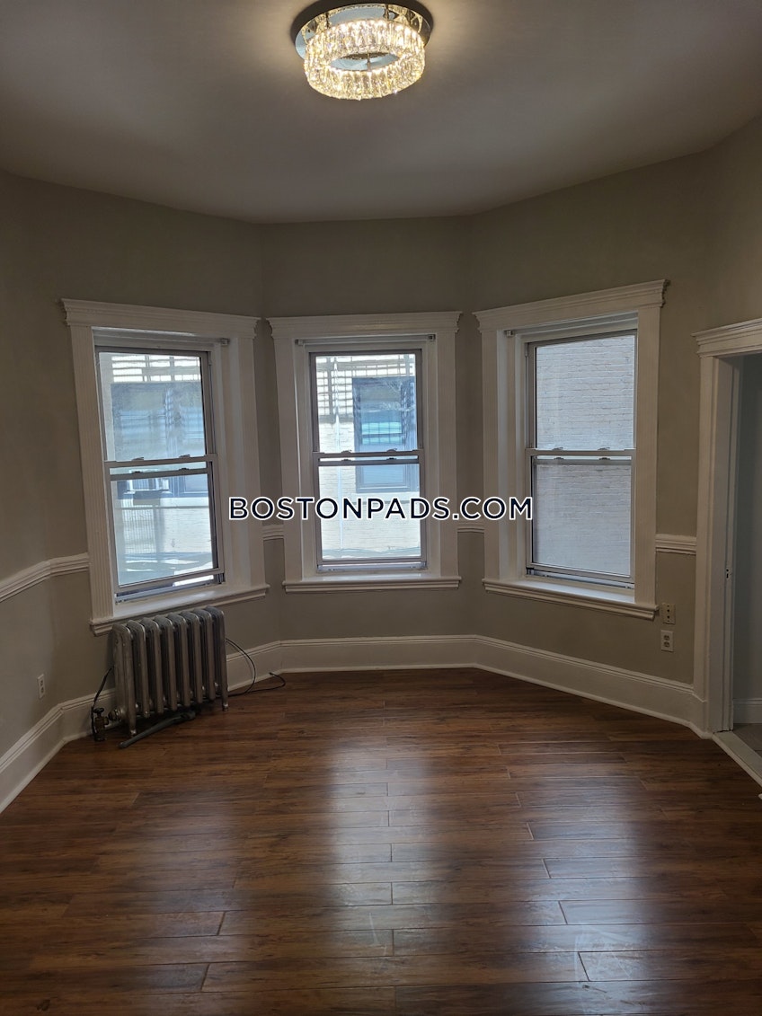 Boston - $2,400 /month