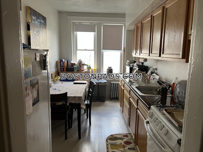 Boston - $2,425 /mo