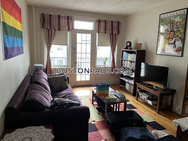 Boston - $2,425 /mo