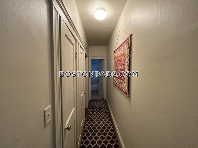 Boston - $2,425 /mo