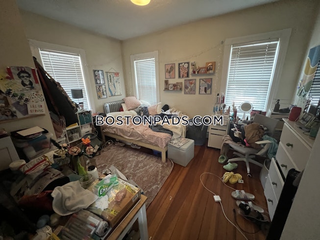 Boston - $4,200 /mo