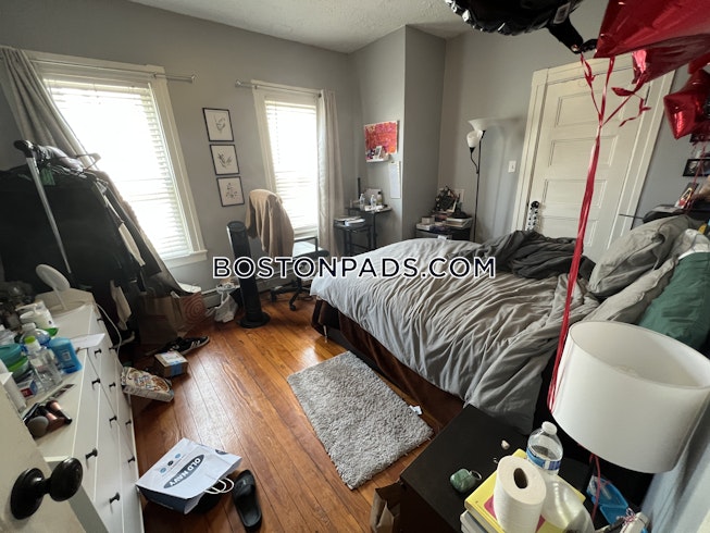 Boston - $4,200 /mo