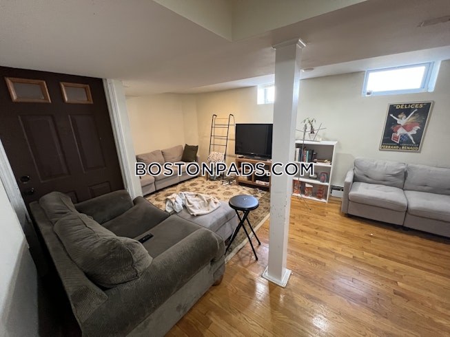 Boston - $4,200 /mo