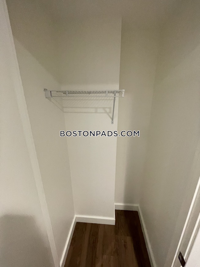 Boston - $4,218 /mo