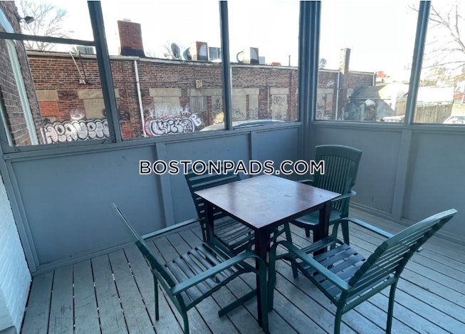 Boston - $5,400 /mo