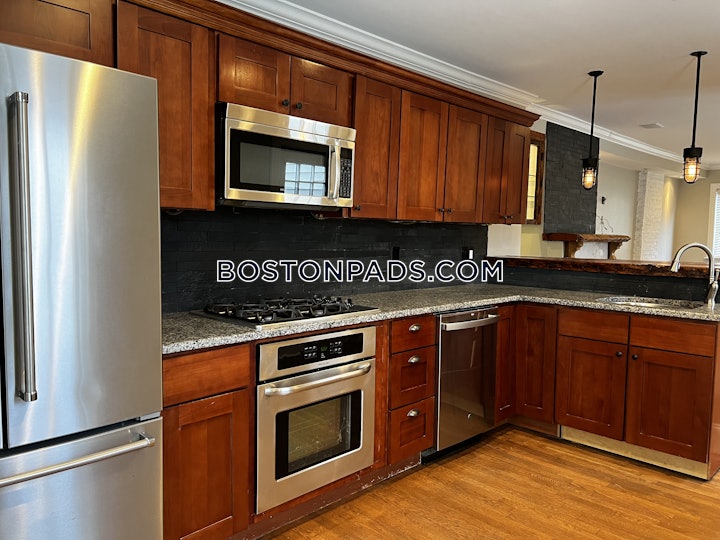 south-boston-renovated-cozy-2-bedroom-on-east-3rd-st-in-south-boston-available-now-boston-3950-4619952 