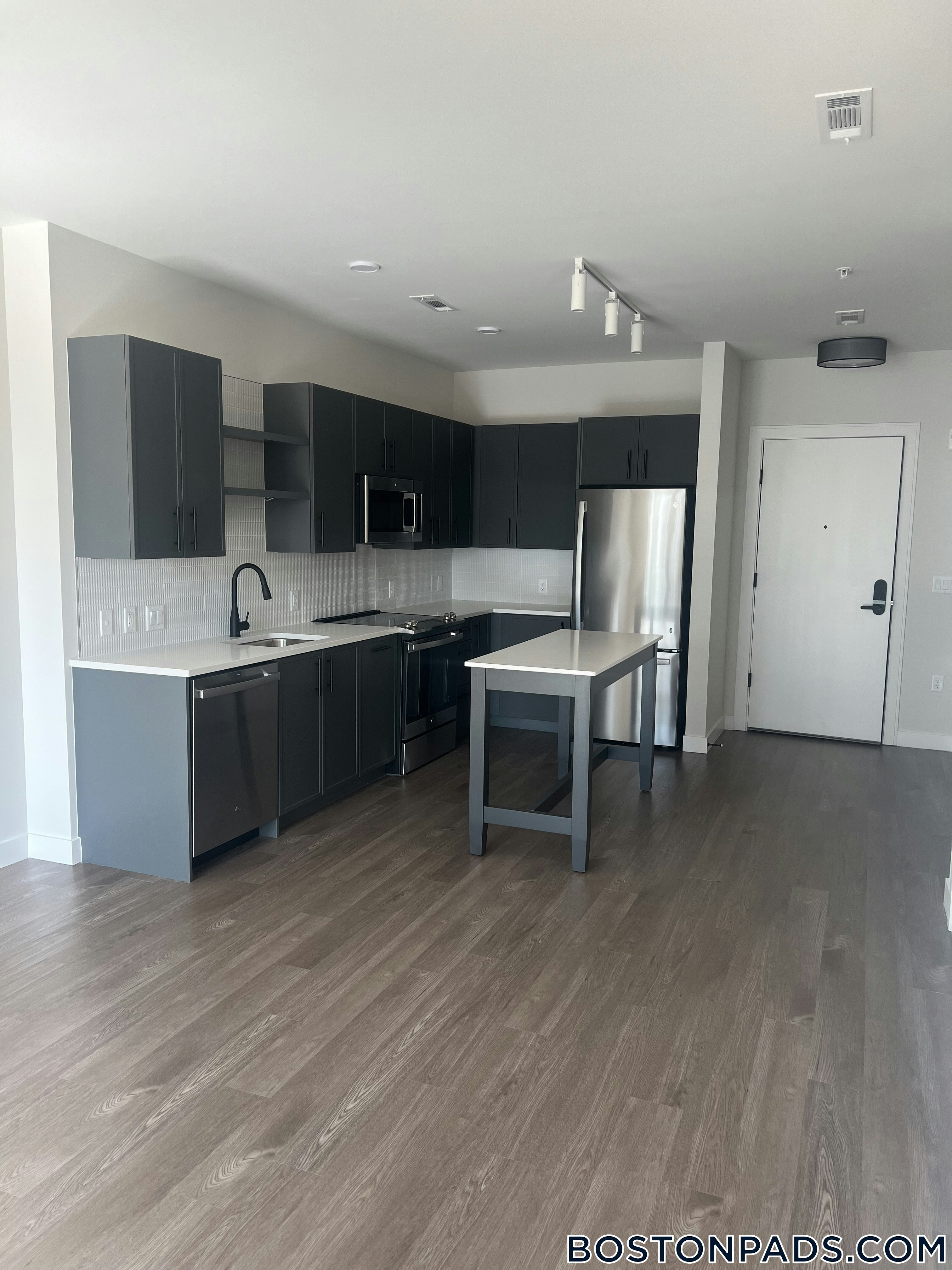 Cambridge - $3,047