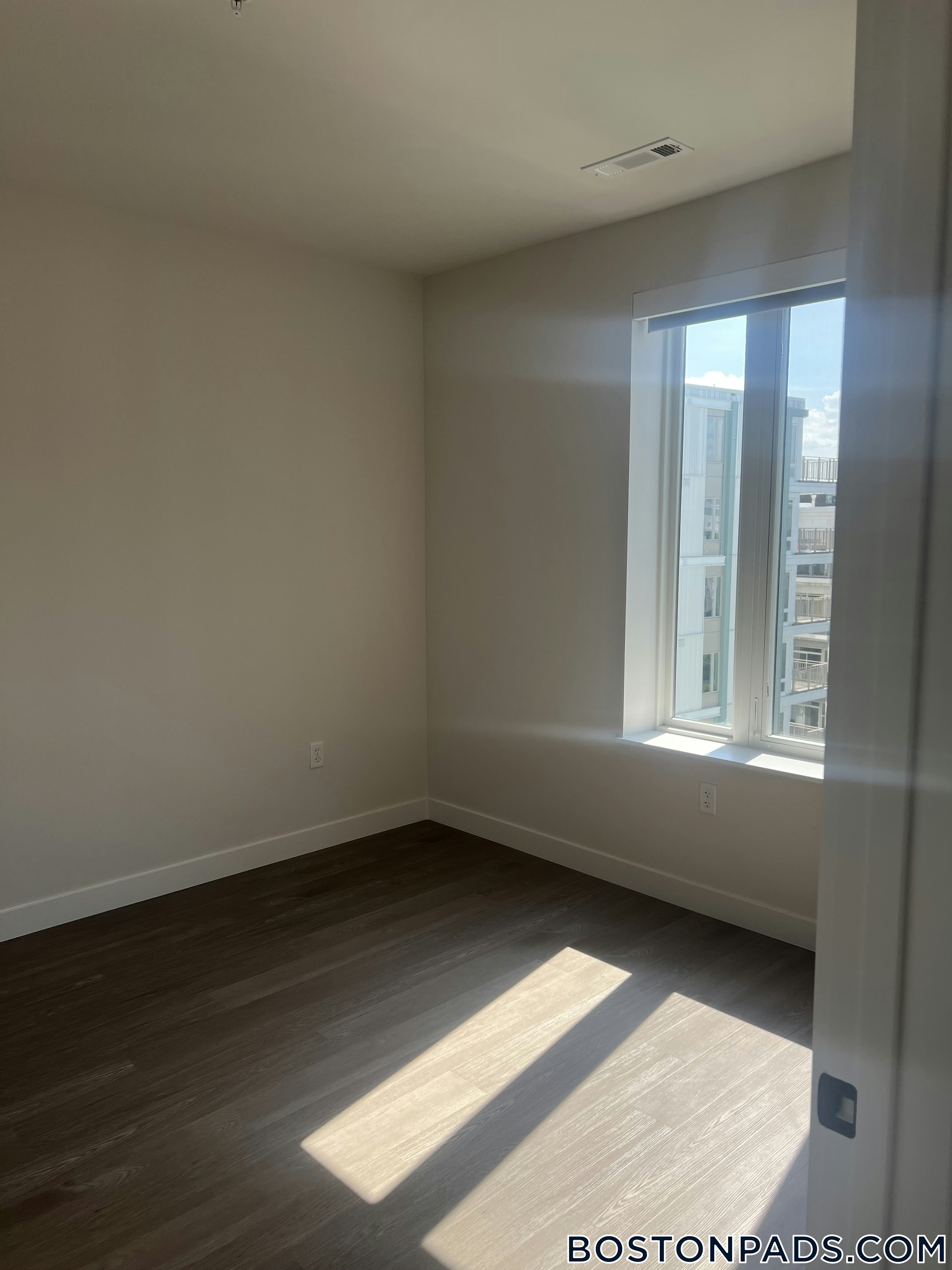 Cambridge - $3,047