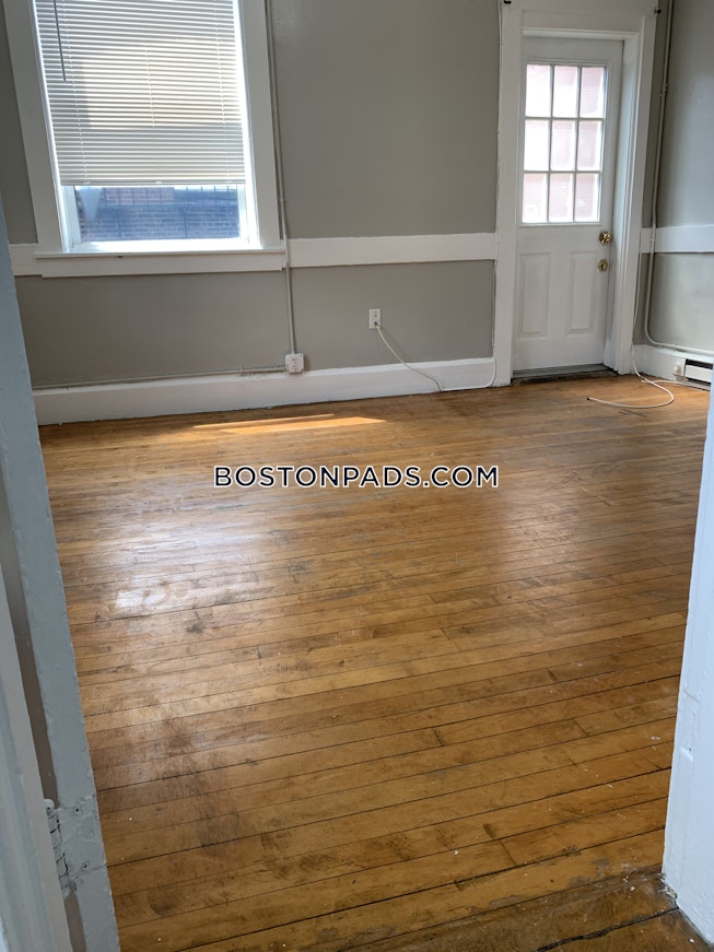 Boston - $2,600 /mo