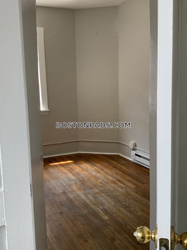 Boston - $2,600 /mo