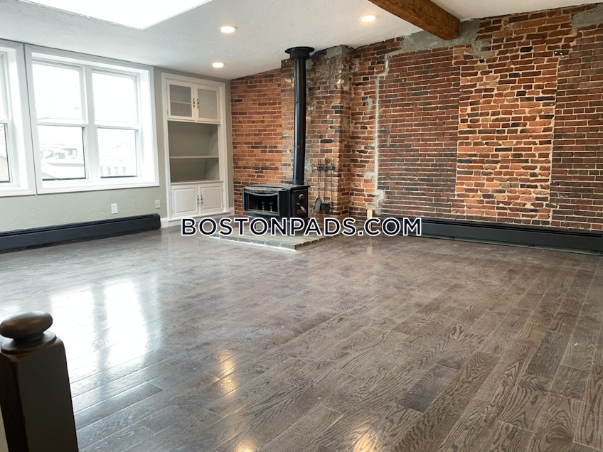 Boston - $2,400 /month