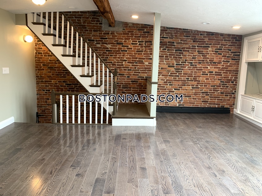 Boston - $2,400 /month