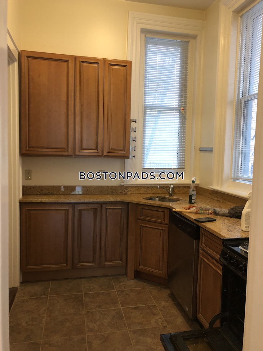 Boston - $2,195 /month