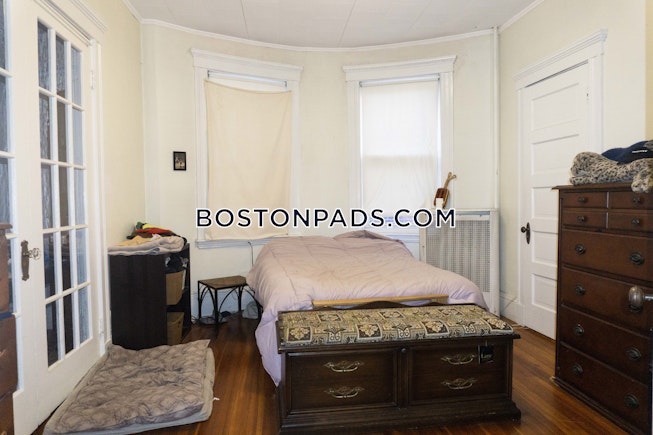 Boston - $3,525 /mo