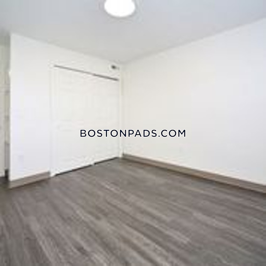 Boston - $3,125 /month