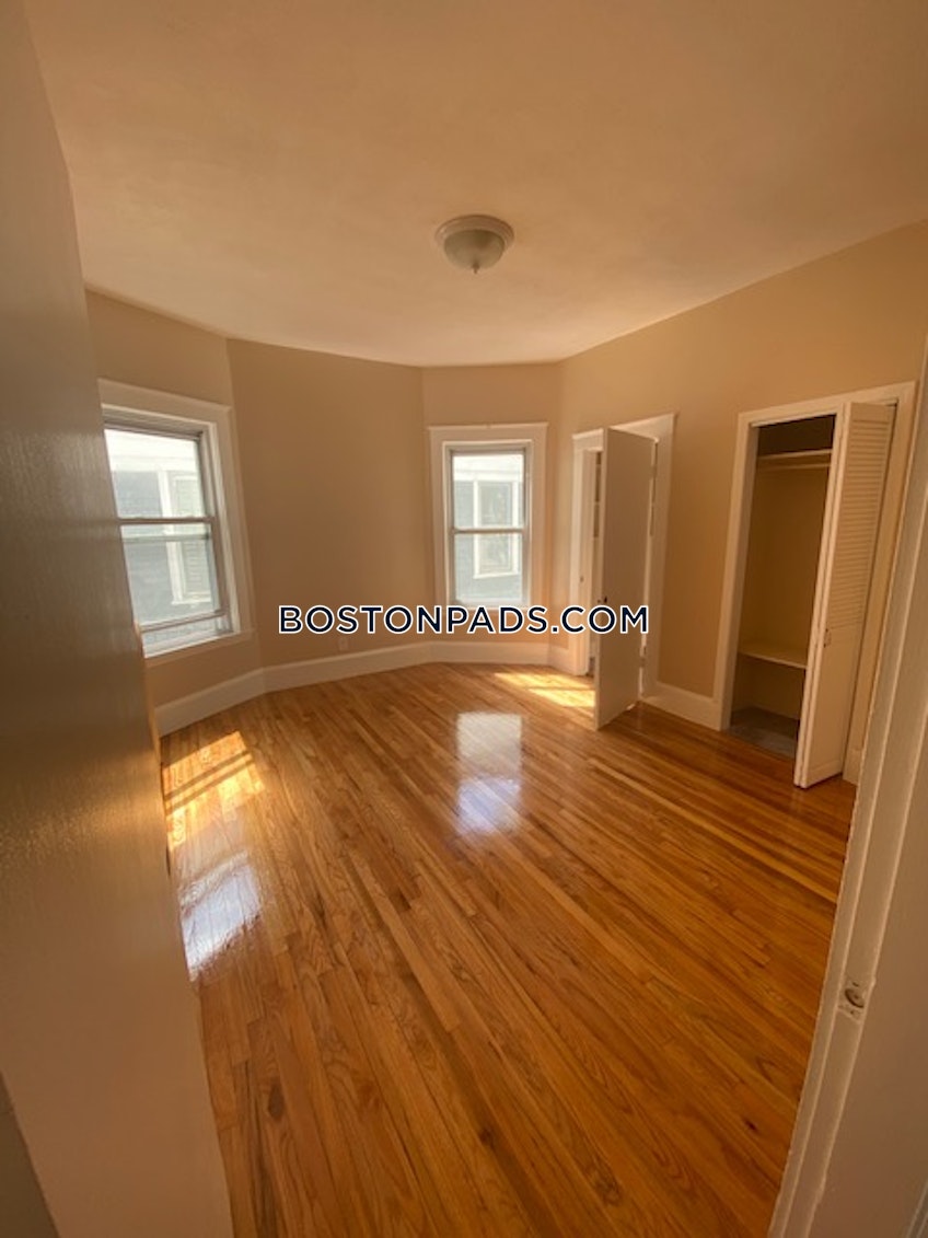 Boston - $2,800 /month