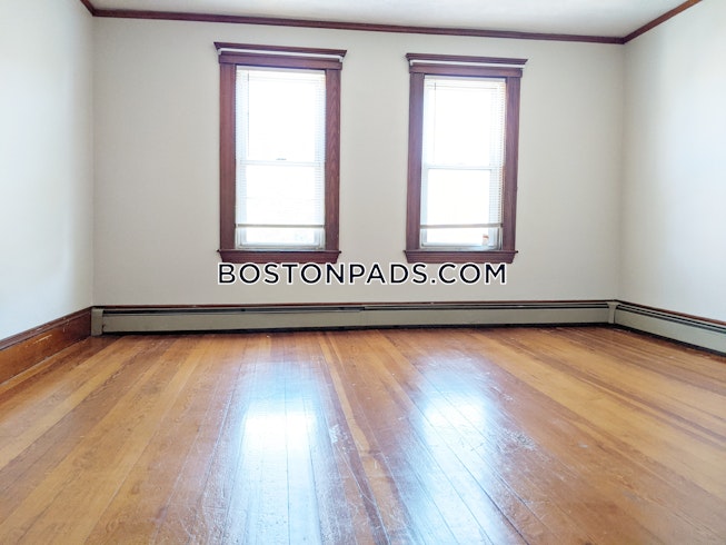 Somerville - $2,700 /mo