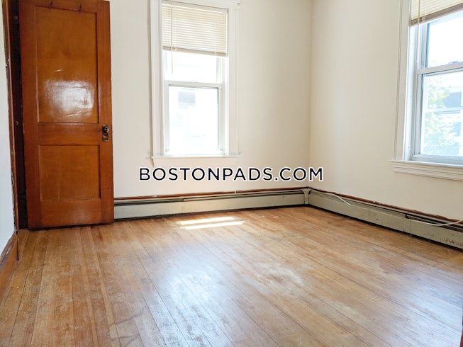 Somerville - $2,700 /mo