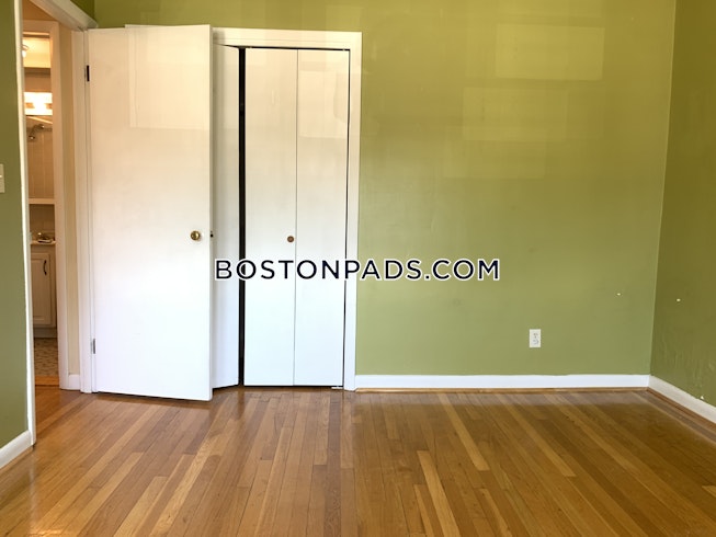 Boston - $1,950 /mo