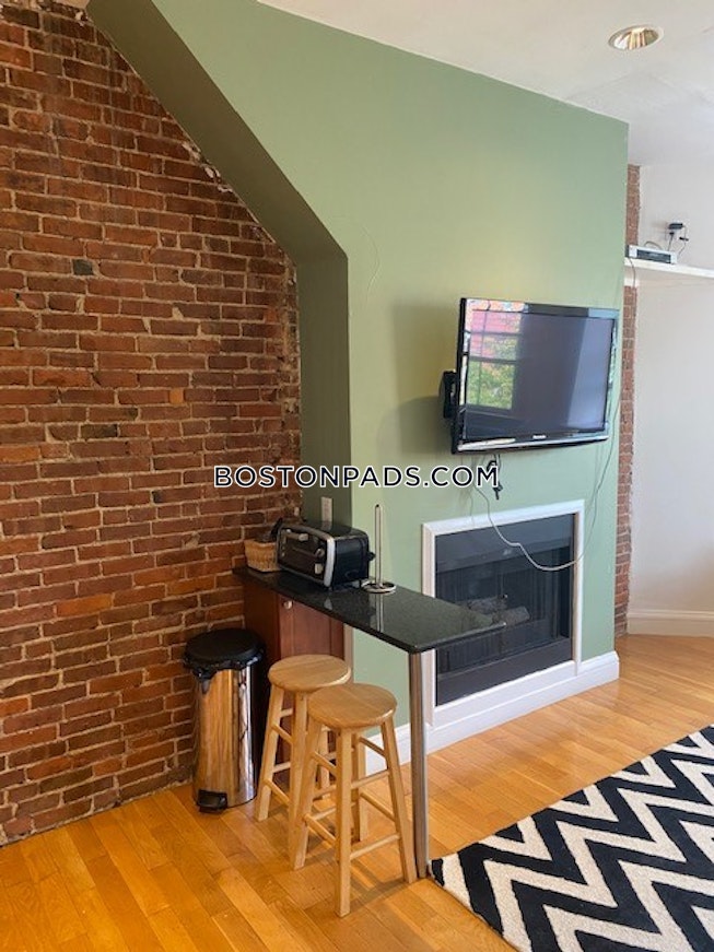 Boston - $3,500 /mo