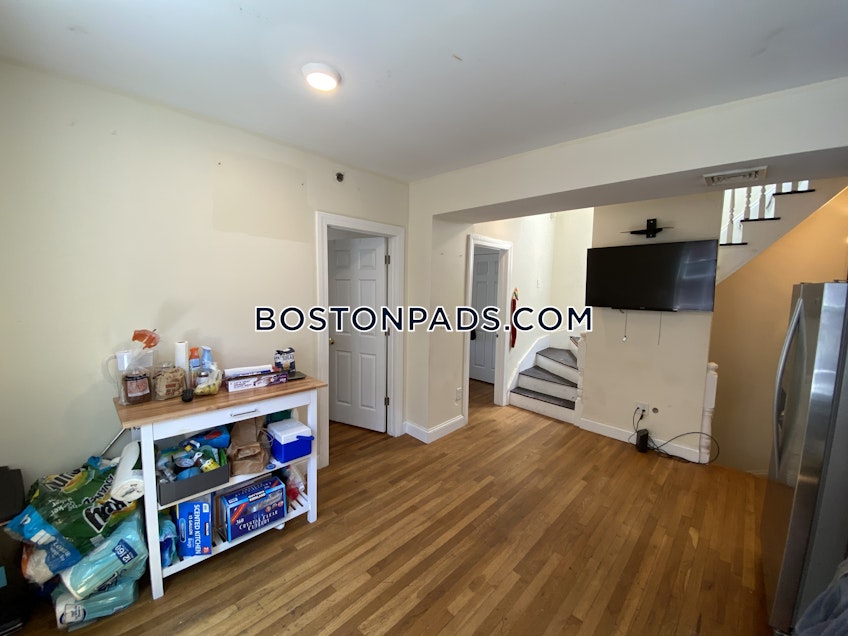 Boston - $5,400 /month