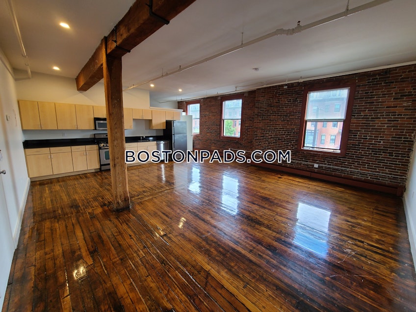 Boston - $2,800 /month