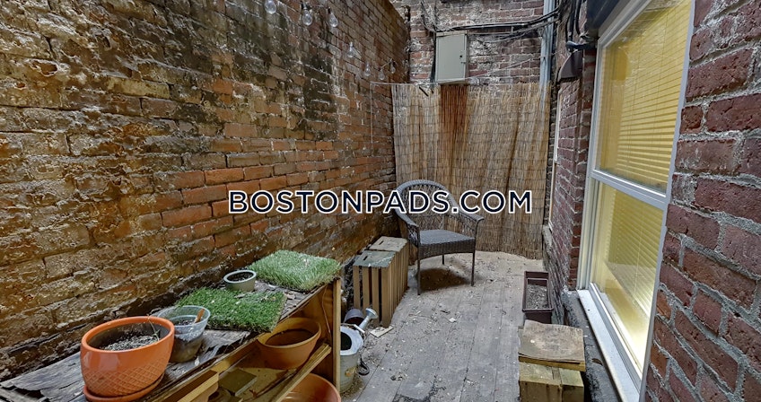 Boston - $2,395 /month