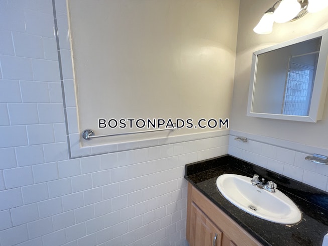 Boston - $2,950 /mo