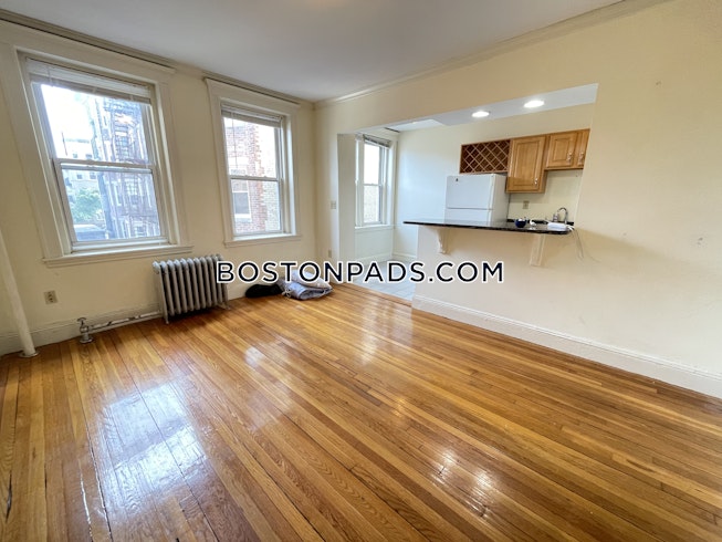 Boston - $2,550 /mo