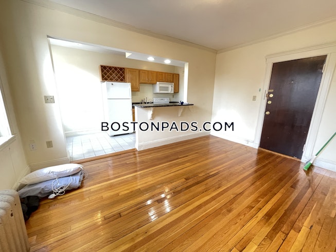 Boston - $2,550 /mo