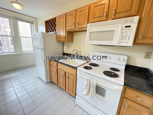 Boston - $2,550 /mo