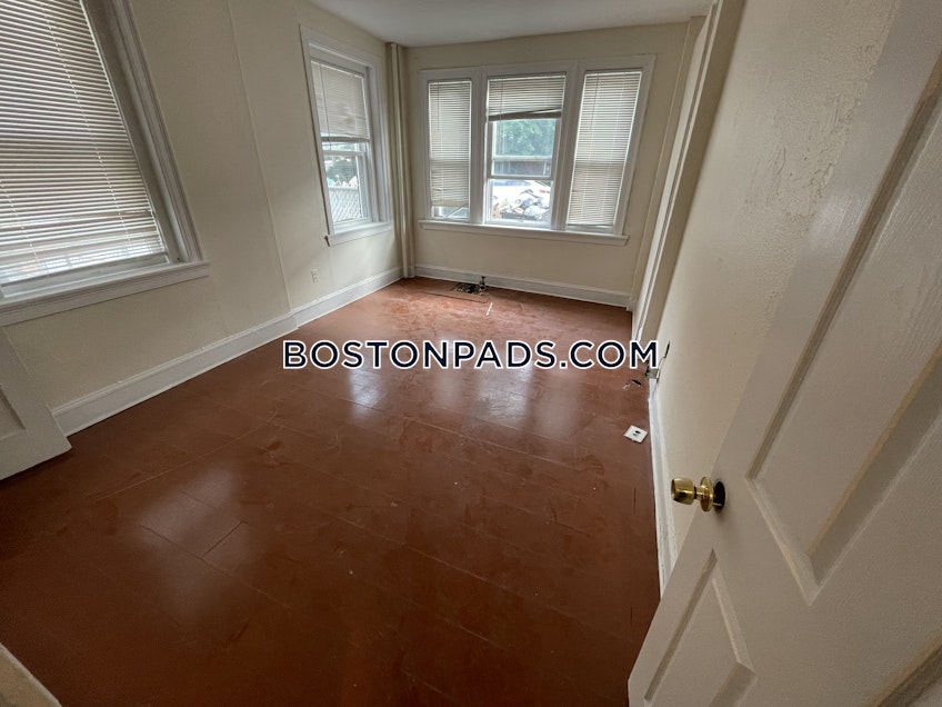 Boston - $2,795 /month