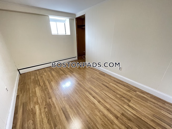 Boston - $2,600 /mo