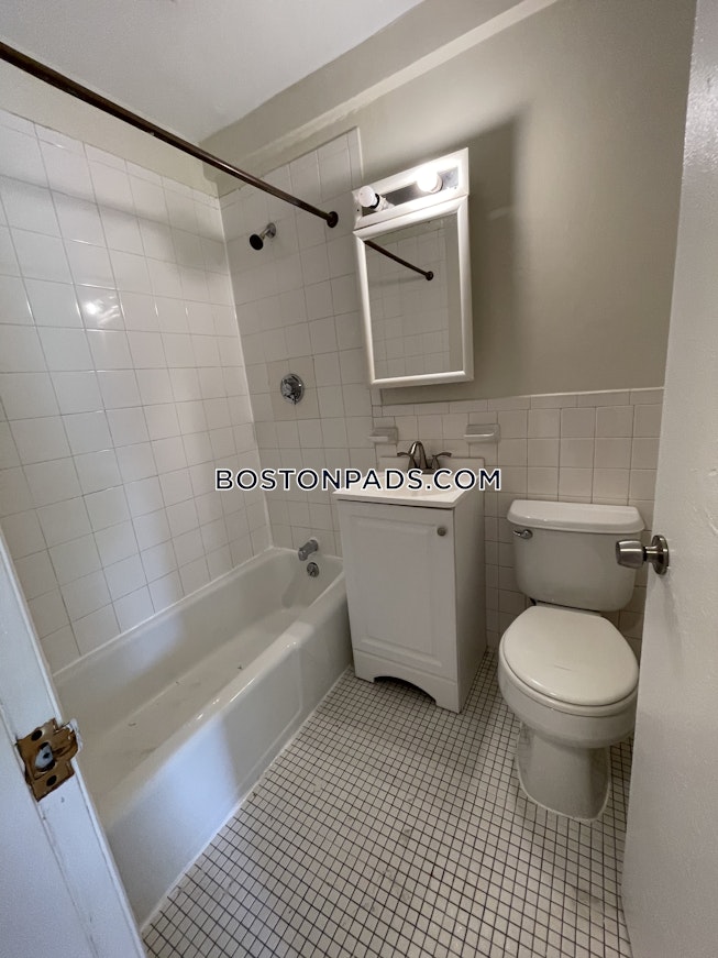 Boston - $2,200 /mo