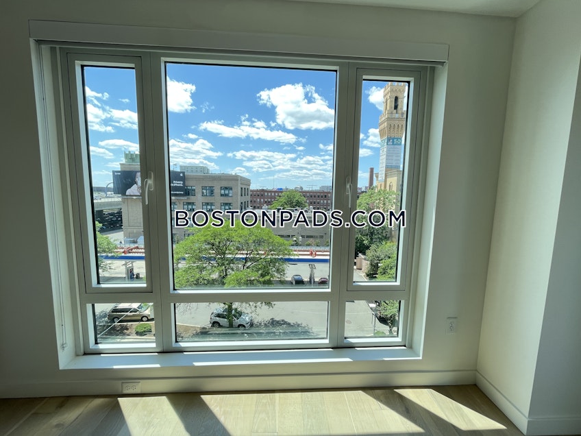 Boston - $4,290 /month